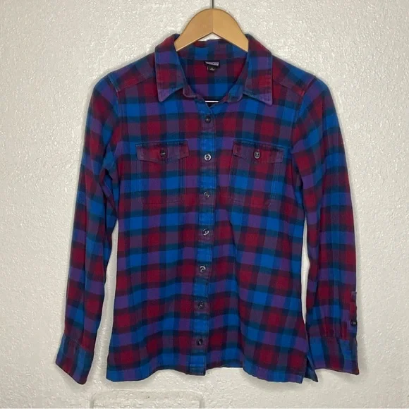 Patagonia Long-Sleeved Organic Cotton
Midweight Fjord Flannel Shirt Size… - Picture 1 of 6